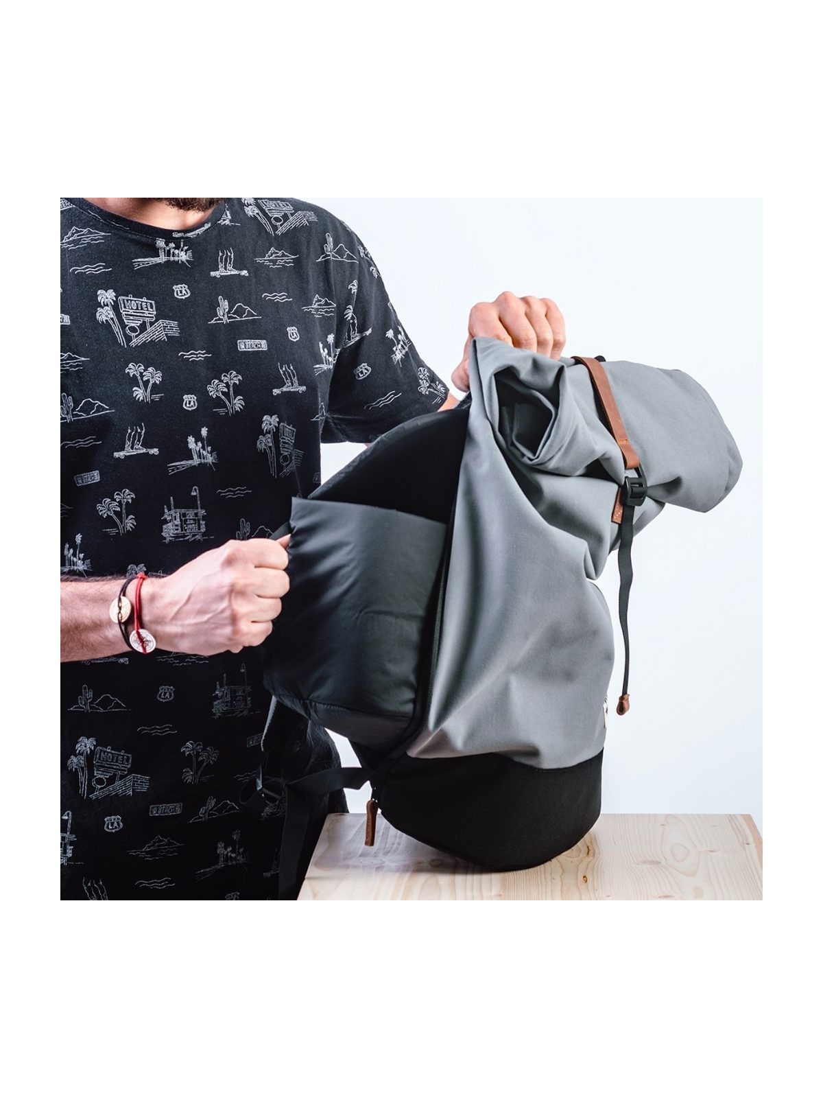 MeroMero - Squamish V2 Roll-Top Backpack Pink Blossom