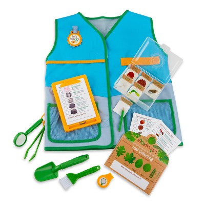 Melissa & Doug - Naturalist outfit and exploration...